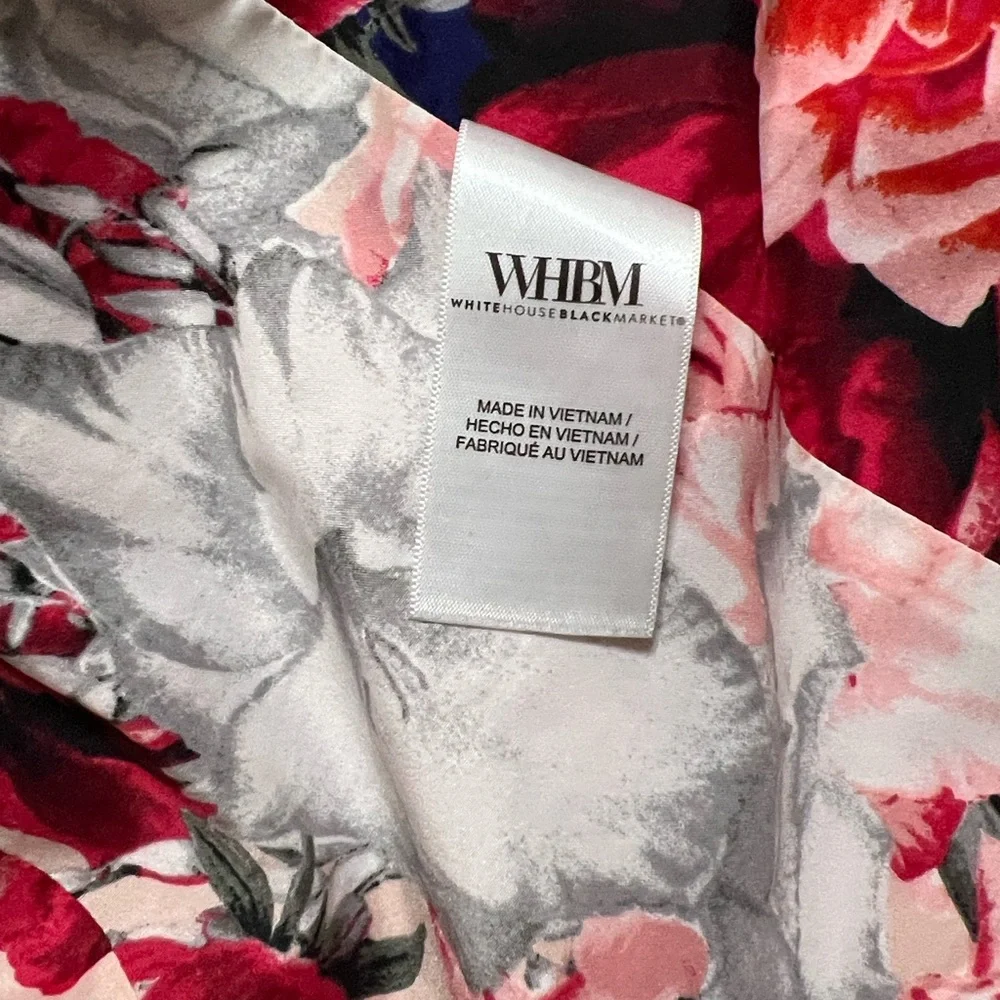 🌸🌺🌷White House Black Market Pink Blazer with Silver Buttons - Picture 9 of 16